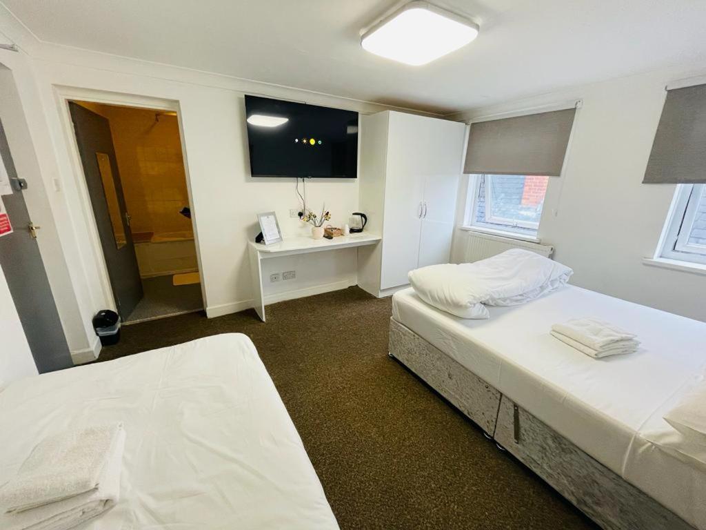 Star Hotel, South Лестер Екстер'єр фото