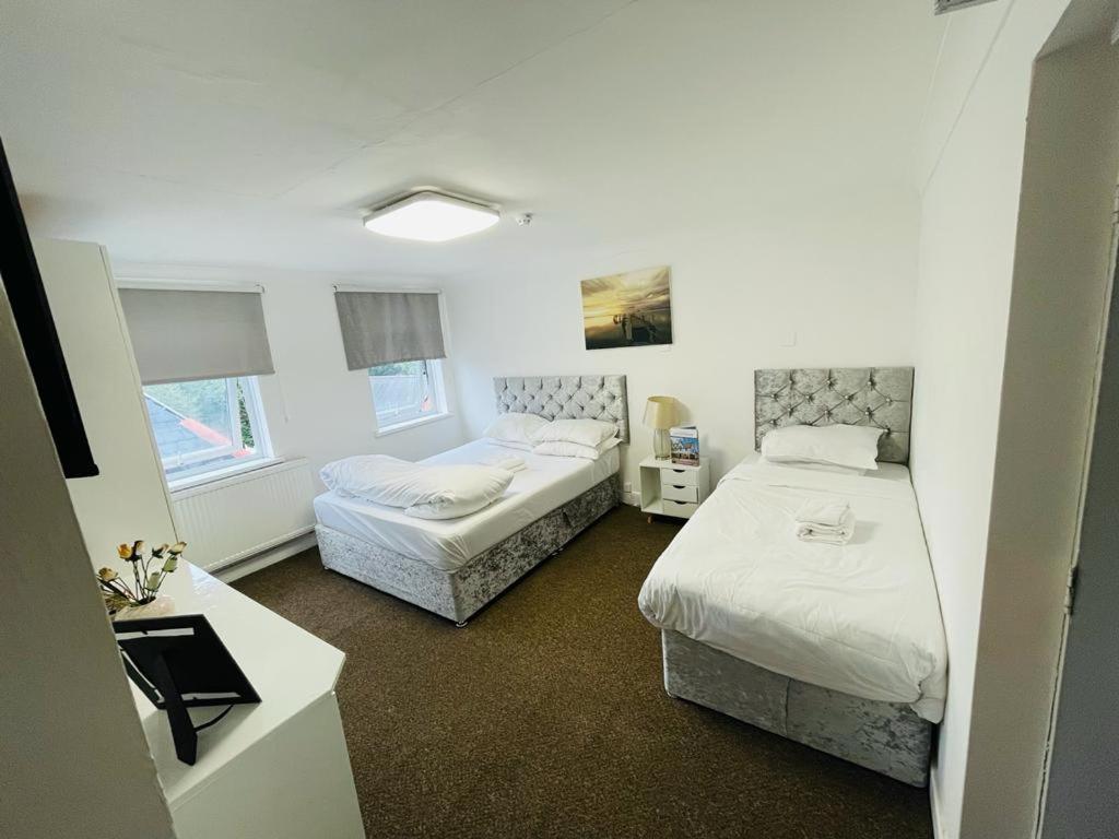 Star Hotel, South Лестер Екстер'єр фото