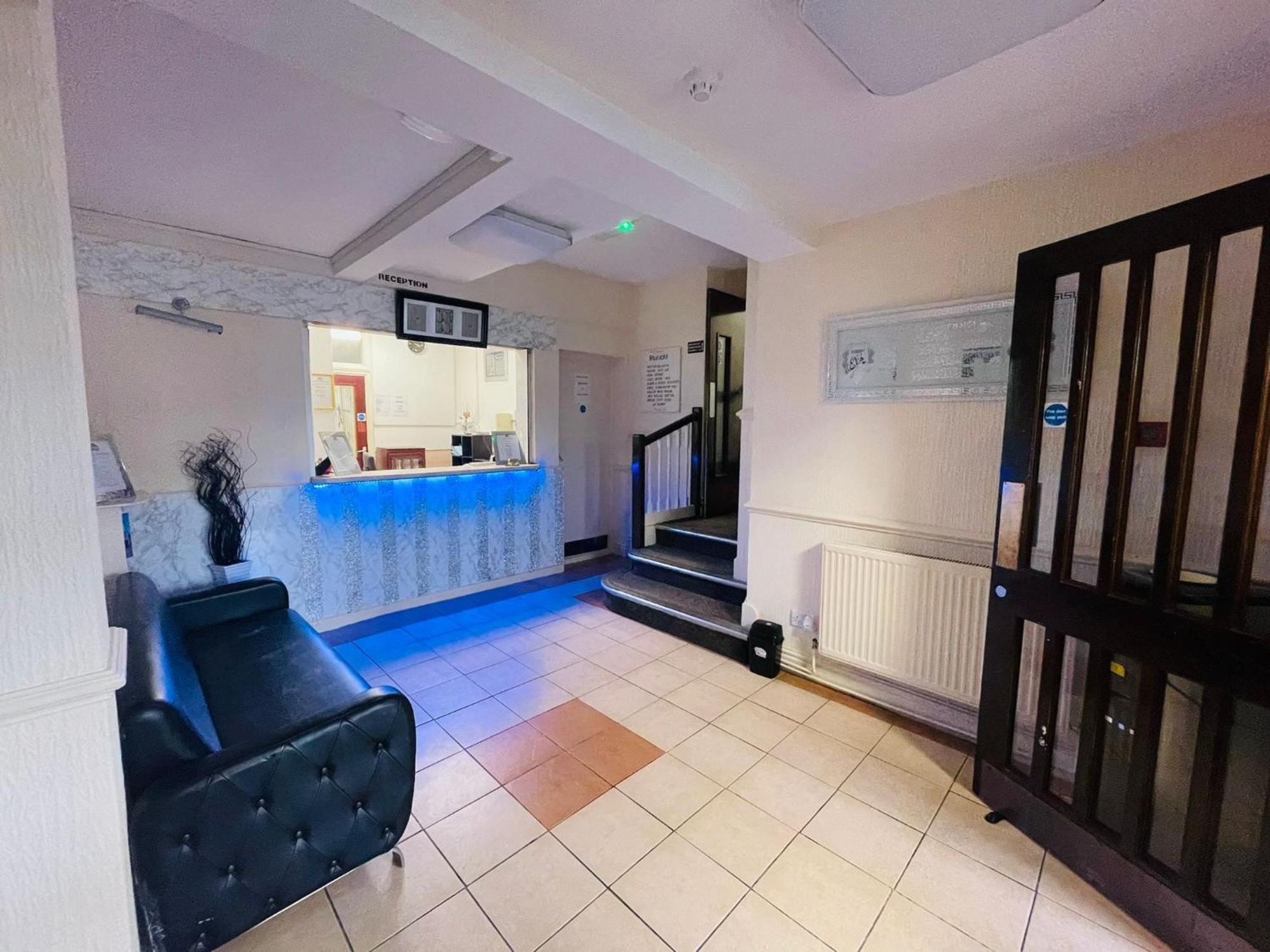 Star Hotel, South Лестер Екстер'єр фото